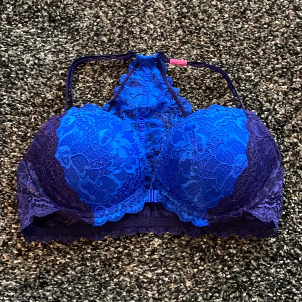 VS PINK front-clasp push up bra